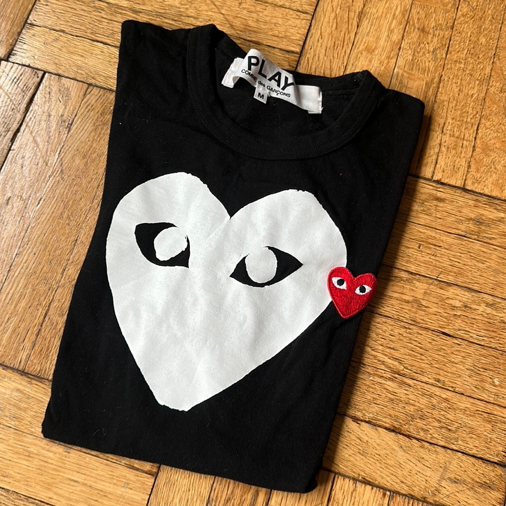 Come des Garçon PLAY tshirt black, good as new